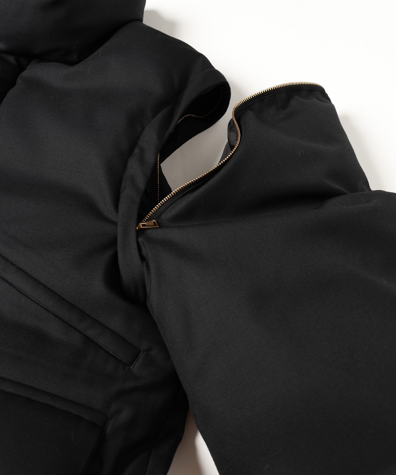 High Count Twill Removable Sleeves Down Jacket