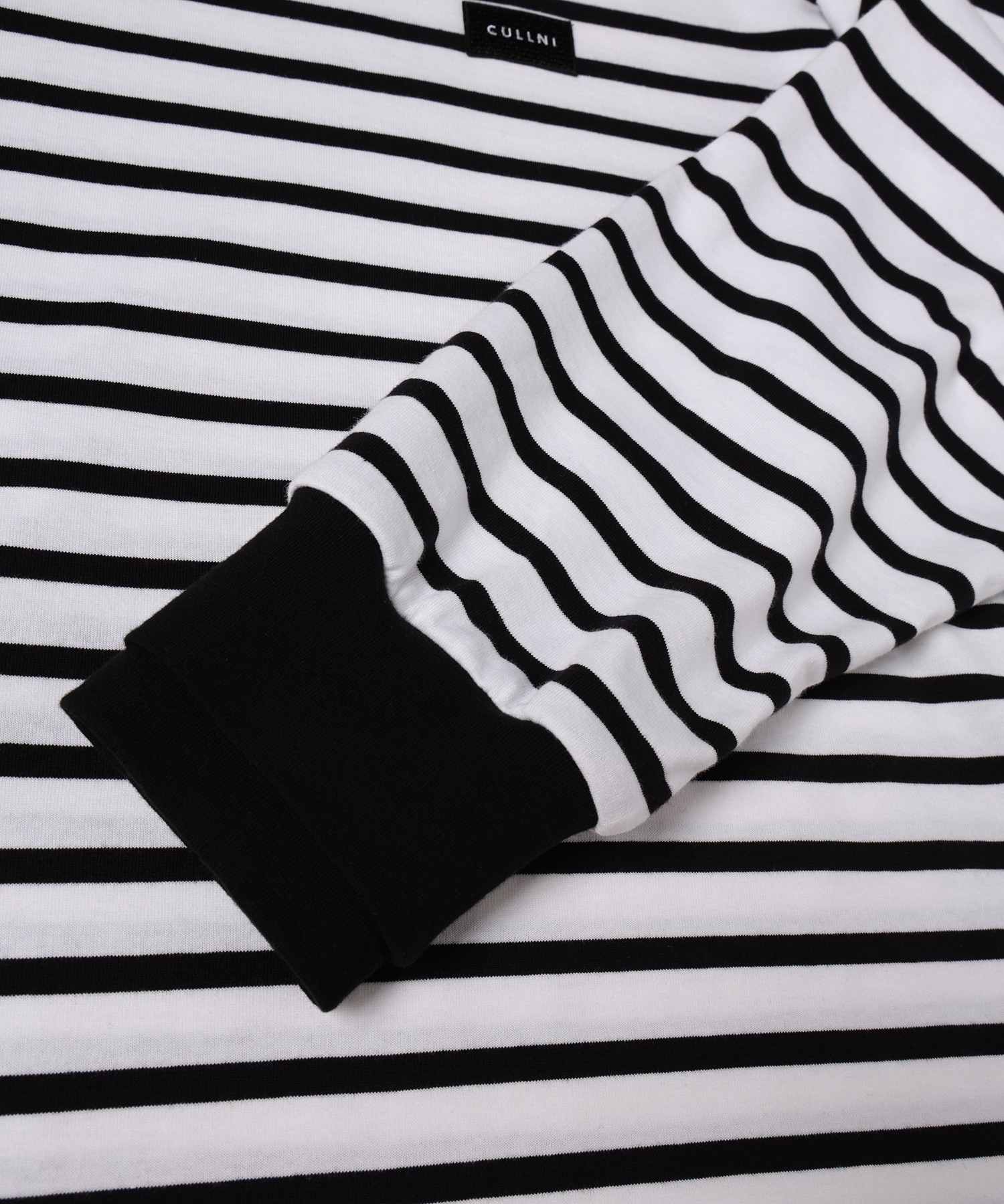 Layerd Rib Embroidery Patch Border Pullover