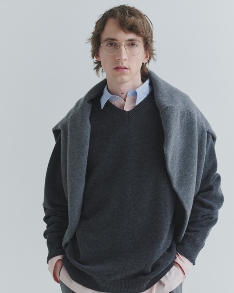 Super 180s Fine Merino Wool Minimal V-Neck Knit Pullover