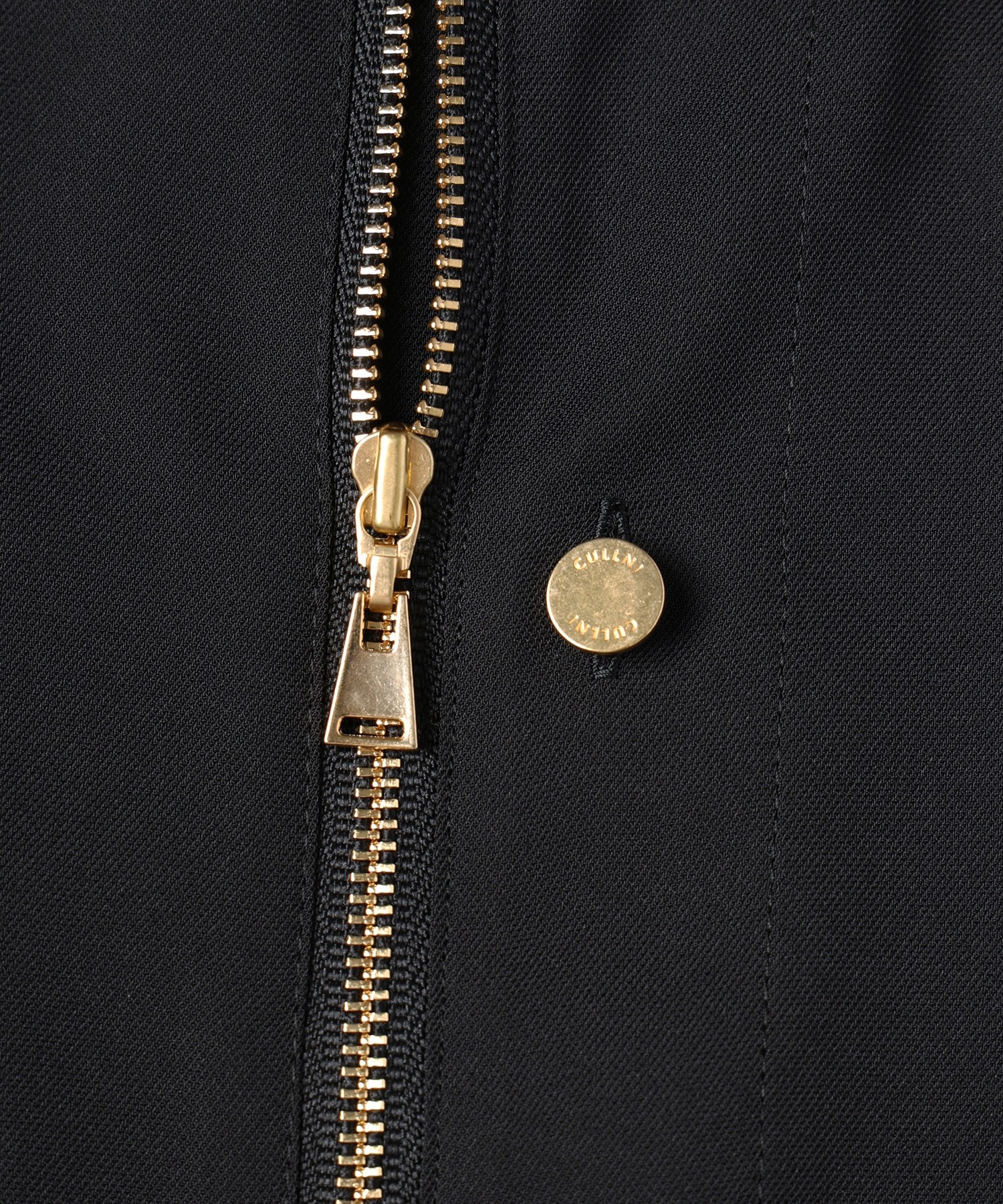 Airy Cloth Short Sleeve Zip Up Shirt