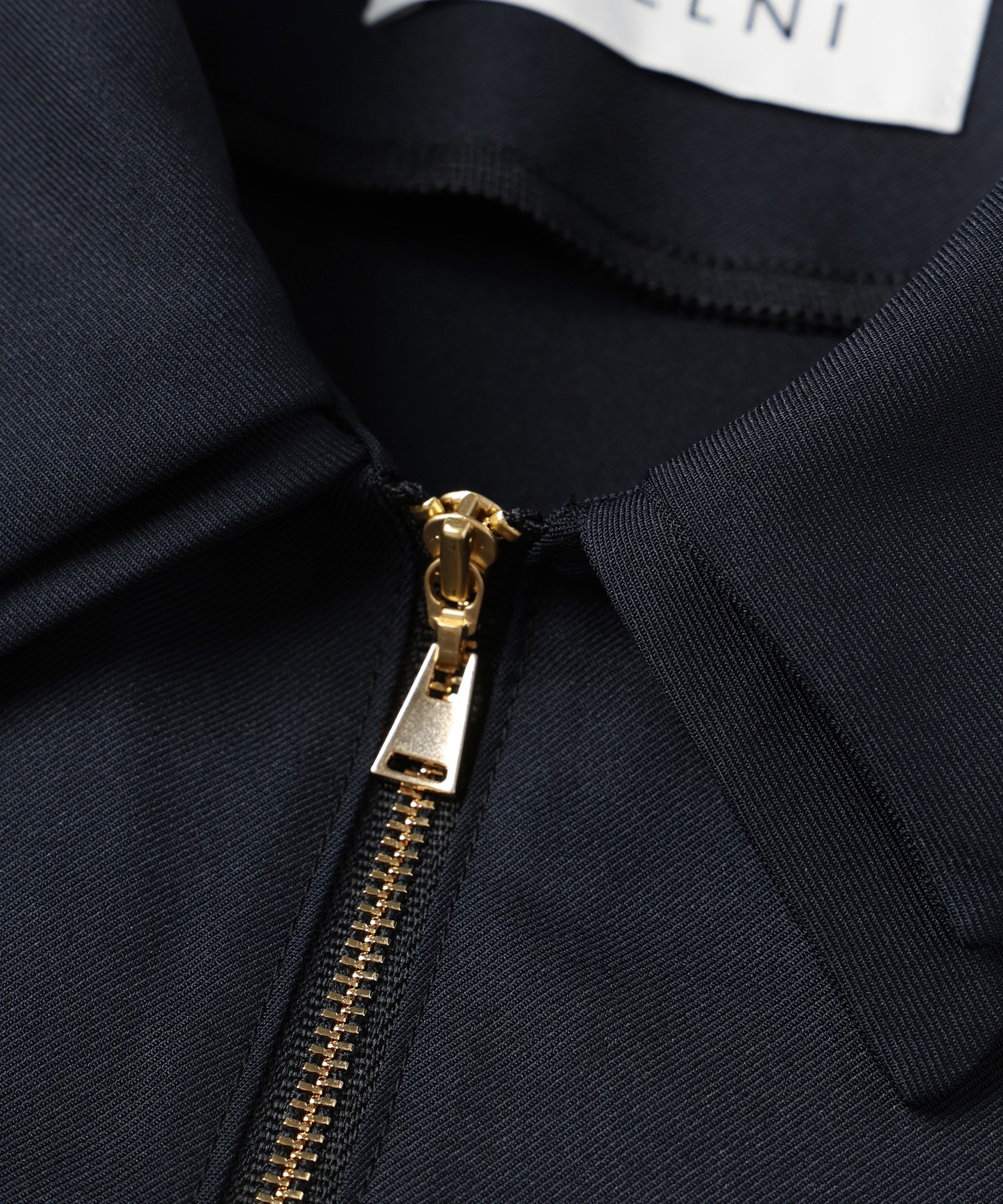 Dry Gabardine Layered collar Half Zip Shirt