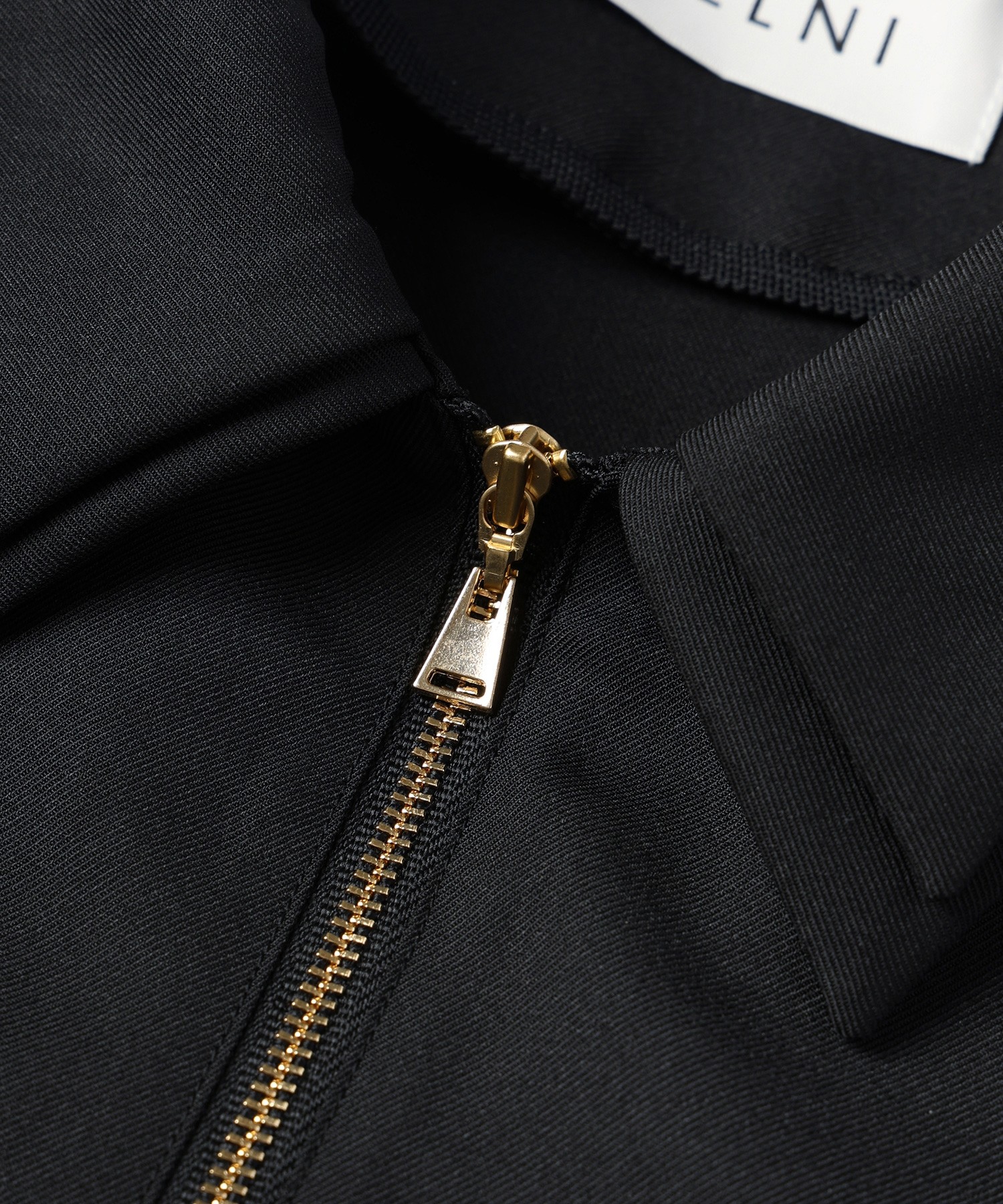 Dry Gabardine Layered collar Half Zip Shirt