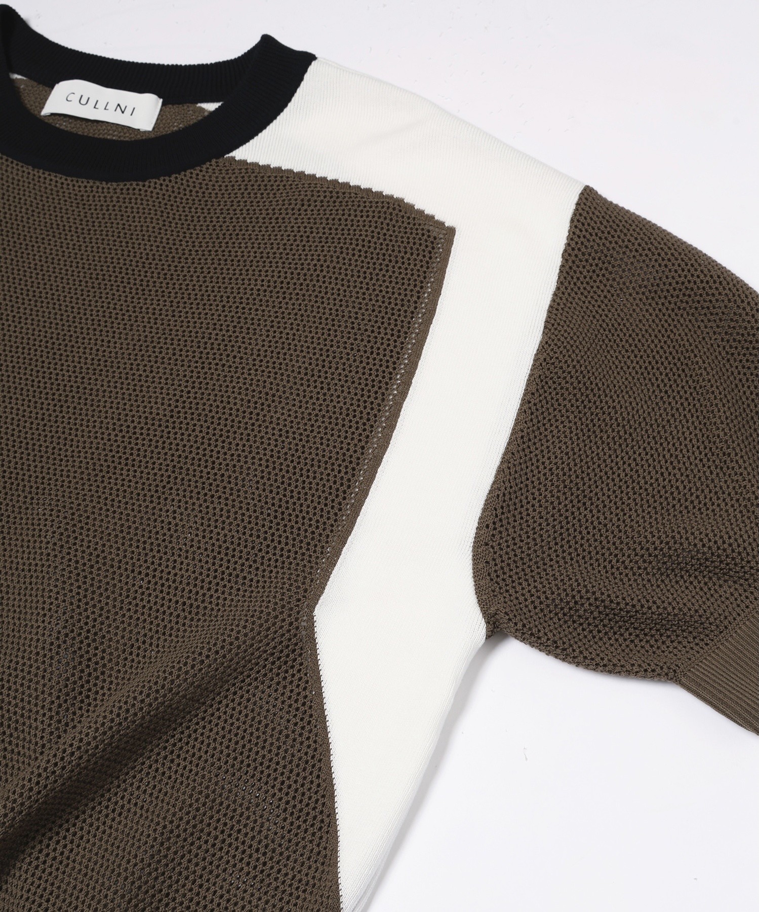 Airy Mesh Contrast Panel Short Sleeve Knit