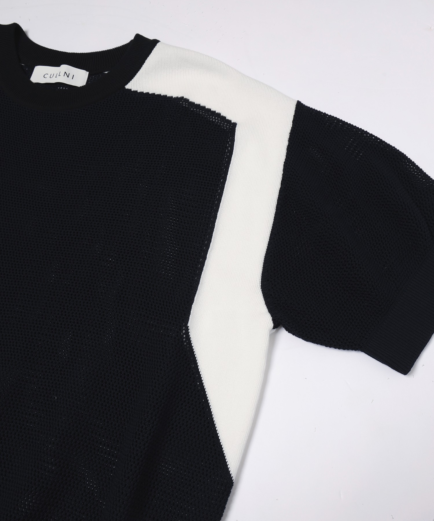 Airy Mesh Contrast Panel Short Sleeve Knit