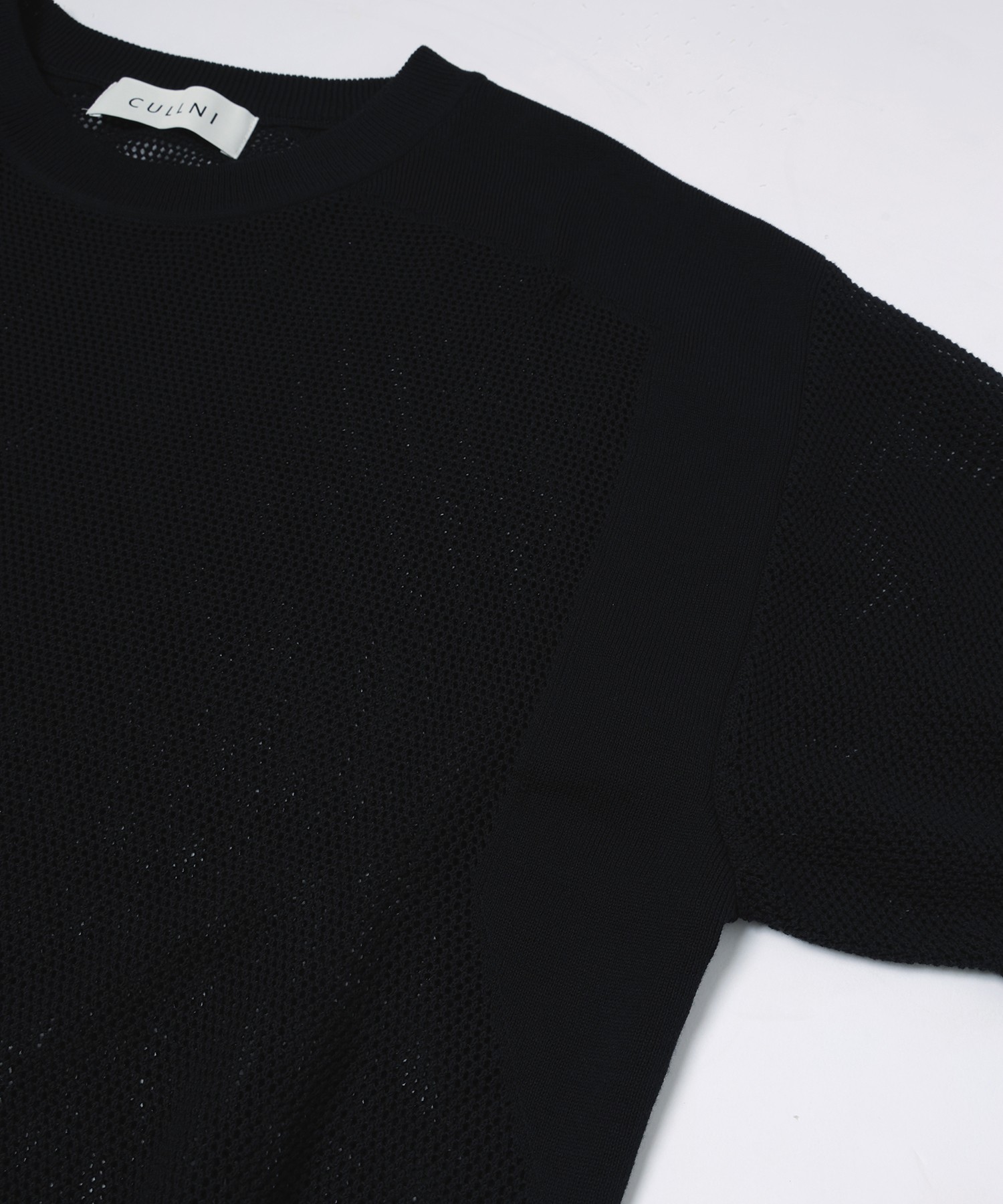 Airy Mesh Contrast Panel Short Sleeve Knit