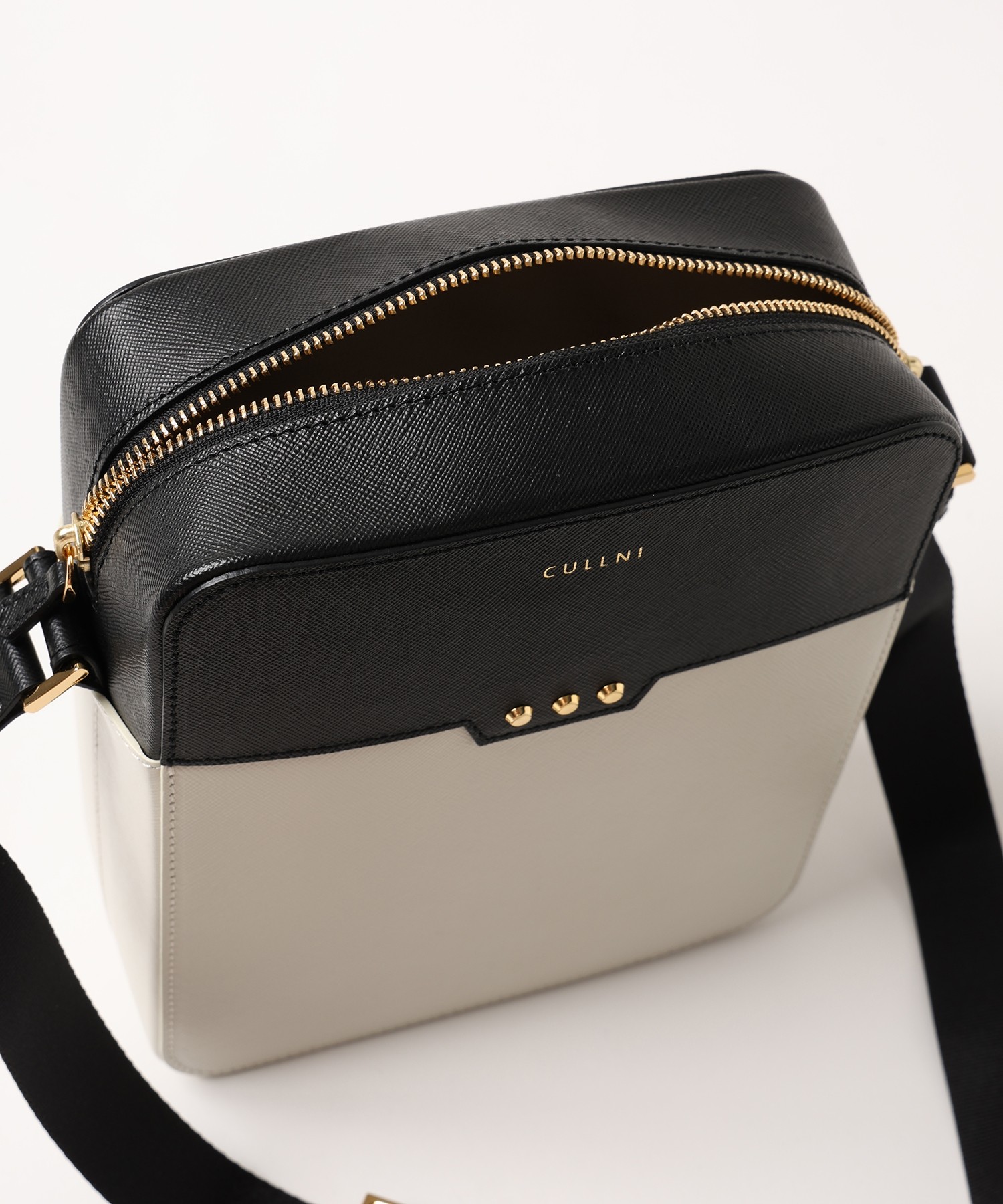 Square leather shoulder bag