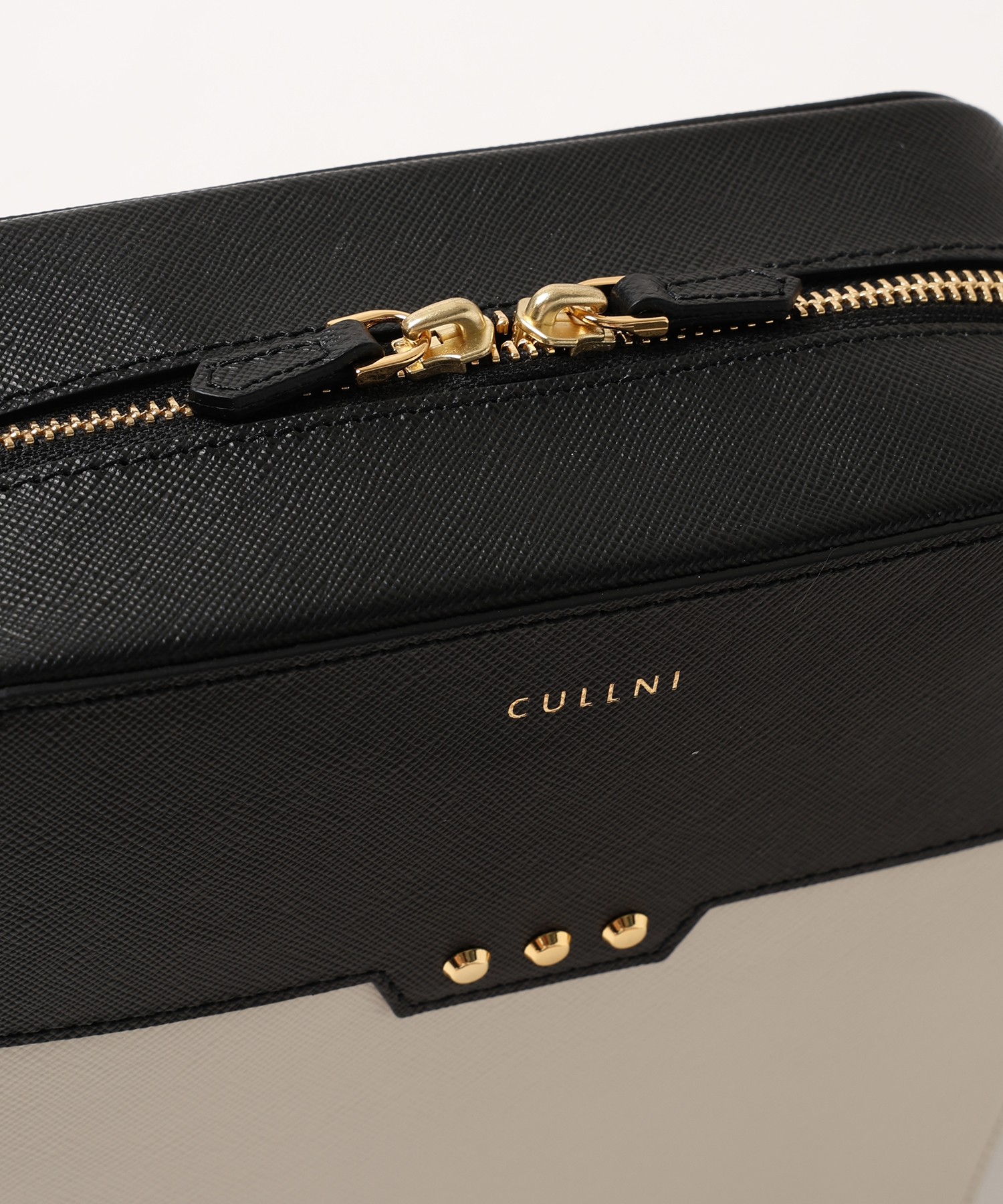 Square leather shoulder bag