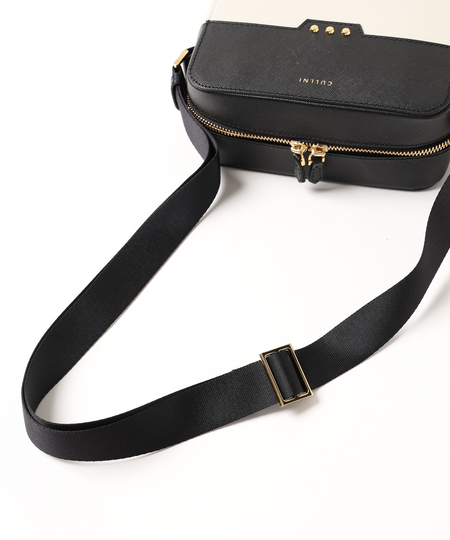 Square leather shoulder bag