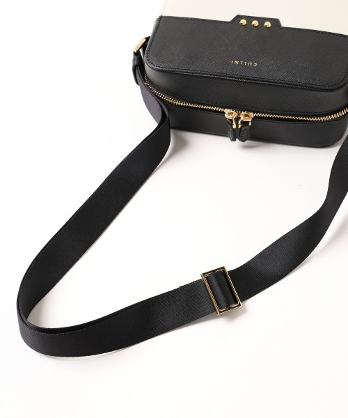 Square leather shoulder bag