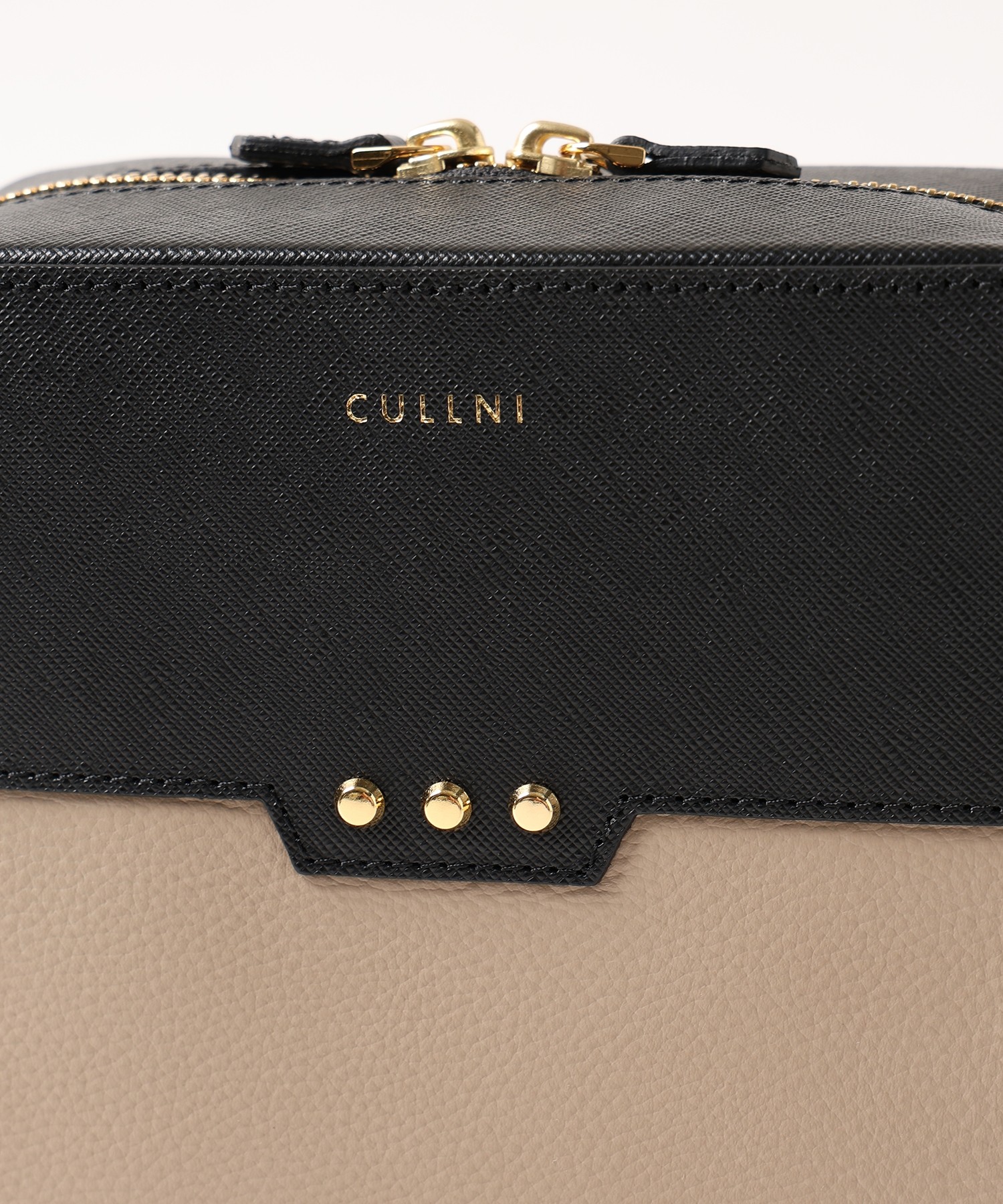 Square leather shoulder bag