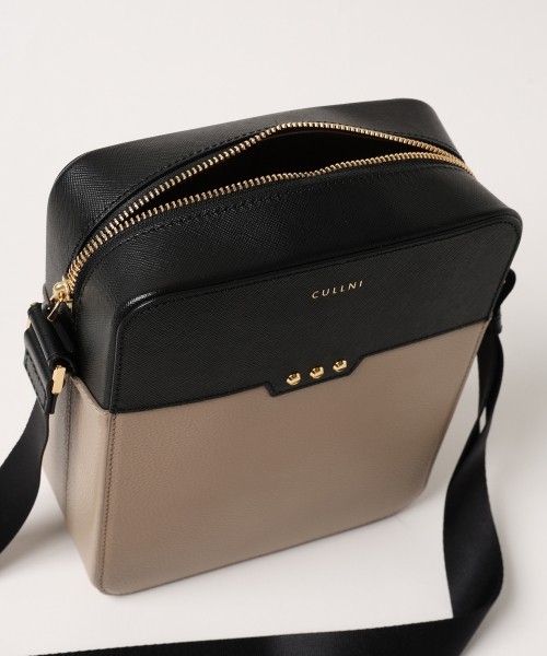 Square leather shoulder bag