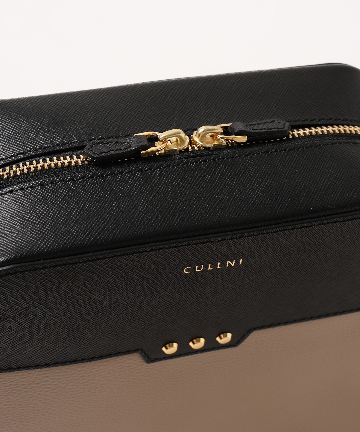 Square leather shoulder bag