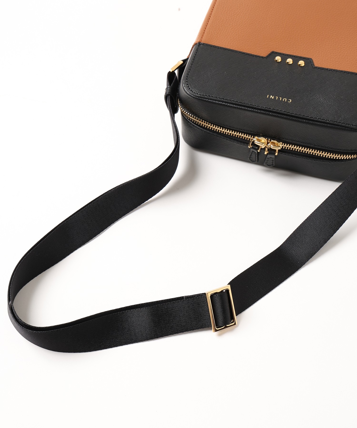 Square leather shoulder bag
