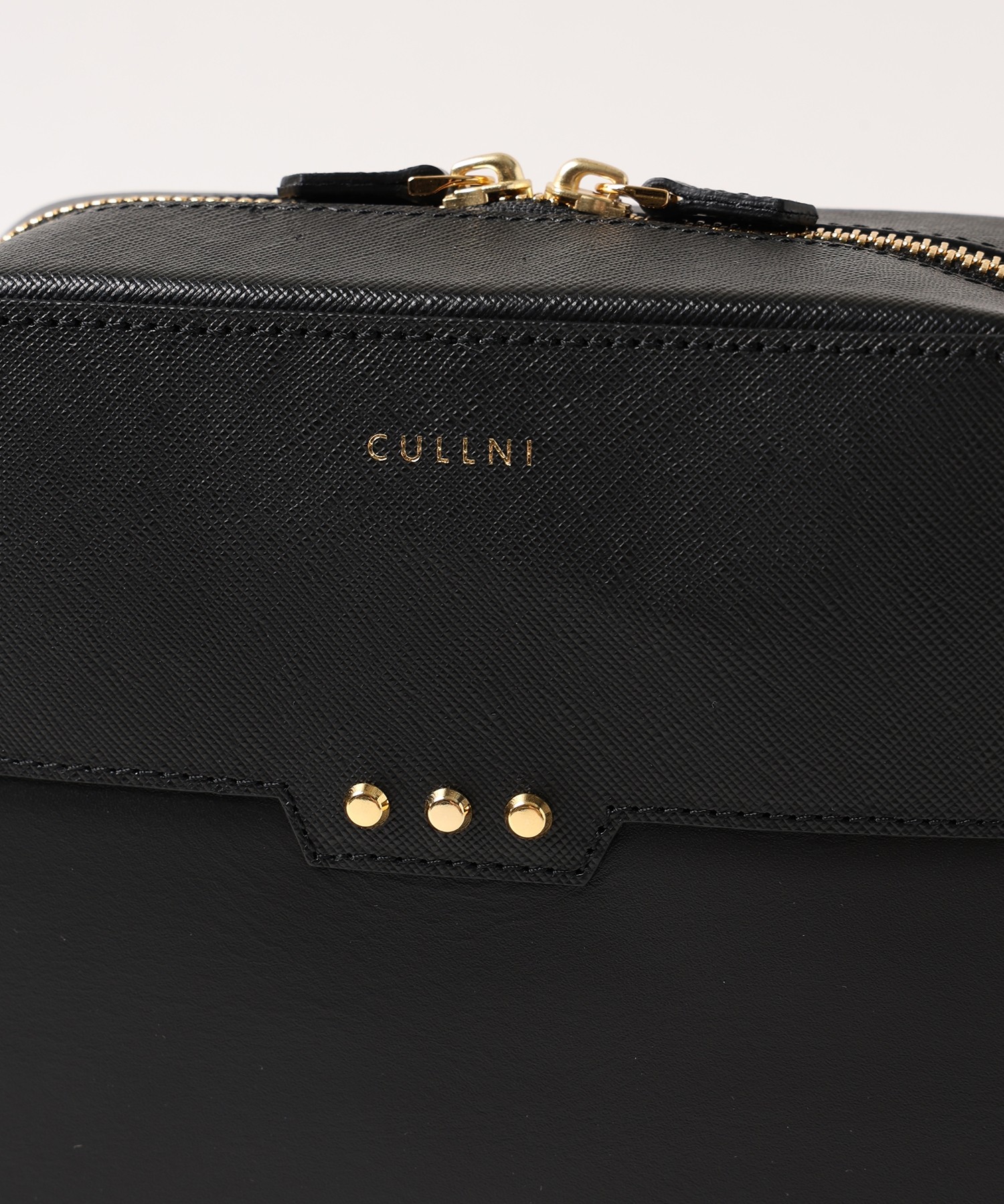 Square leather shoulder bag