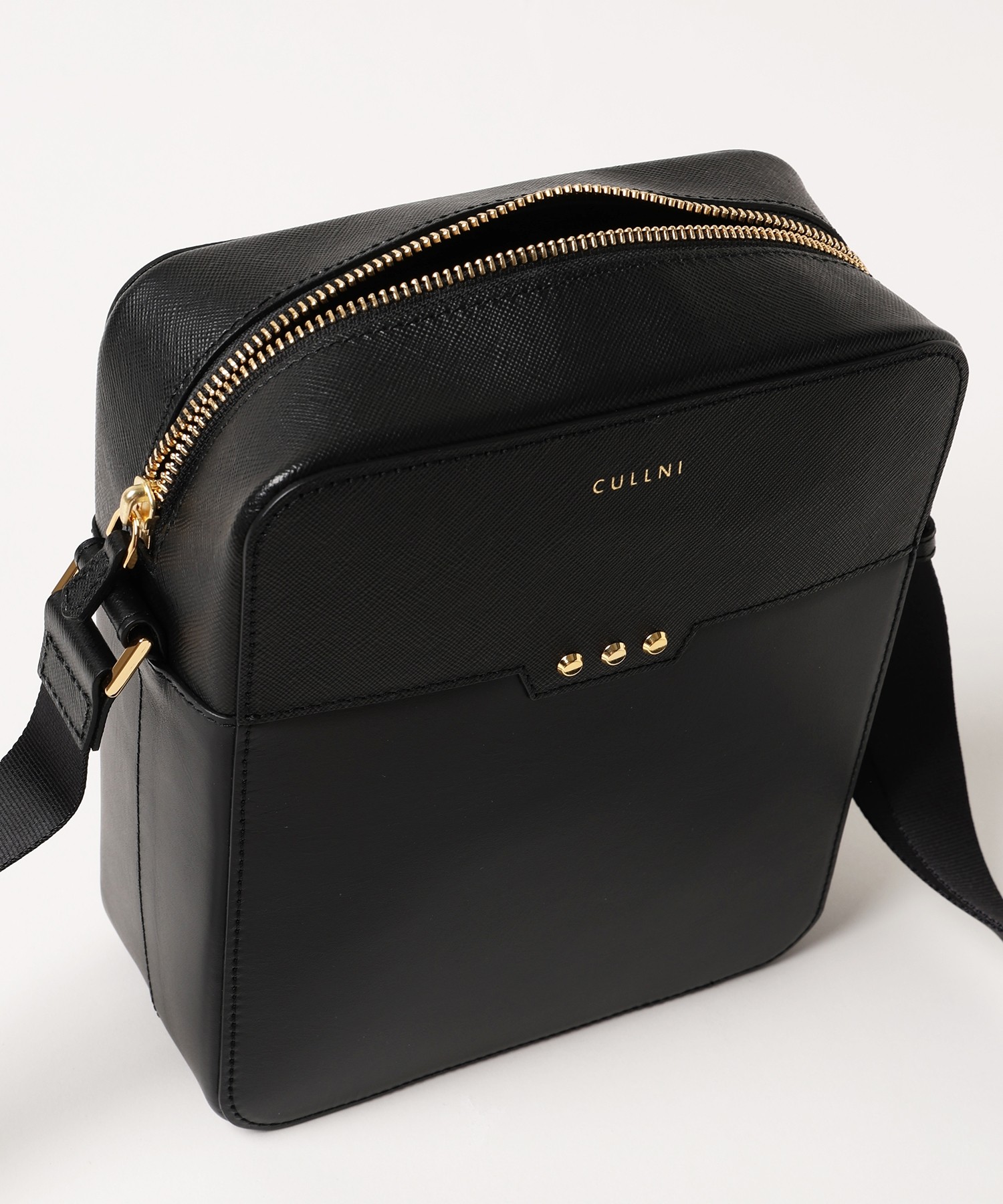 Square leather shoulder bag