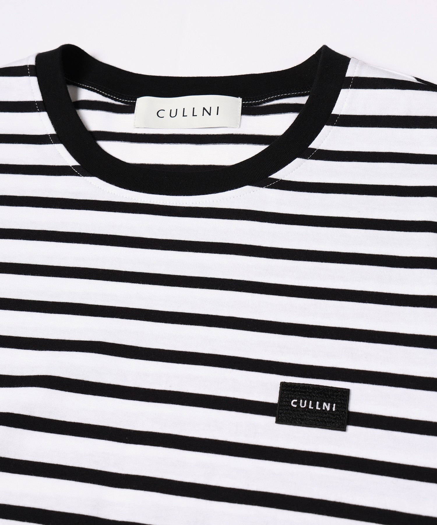 The Basic Embroidery Patch Short Sleeve Border Pullover