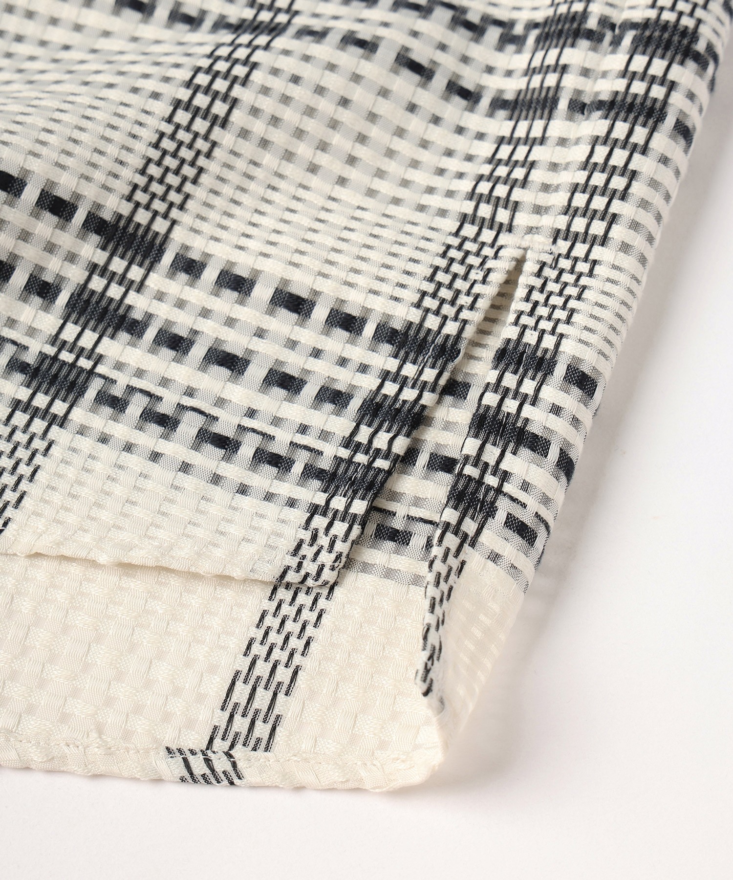 Sheer Tile Check Chin Tab Short Sleeve Shirt