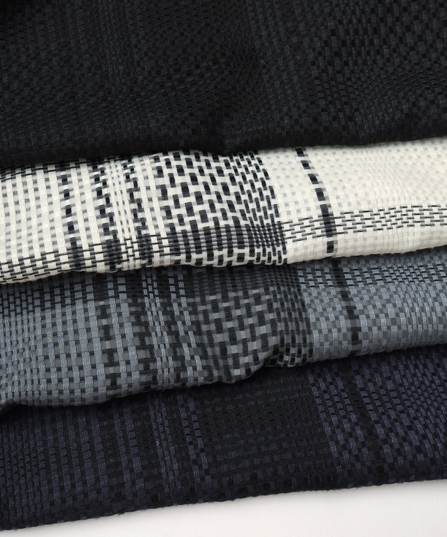 Sheer Tile Check Chin Tab Short Sleeve Shirt