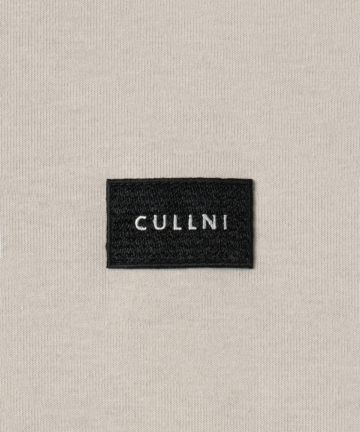 CULLNI Embroidery Patch Pullover