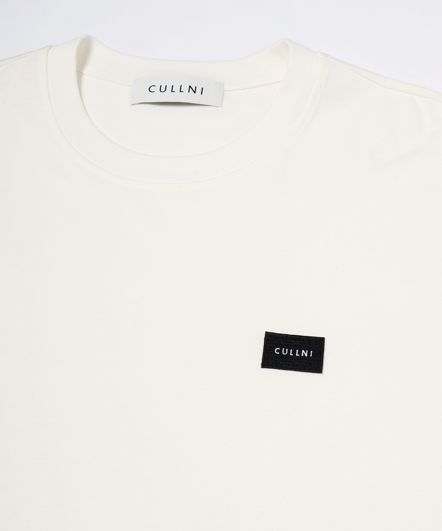 CULLNI Embroidery Patch Short Sleeve Pullover