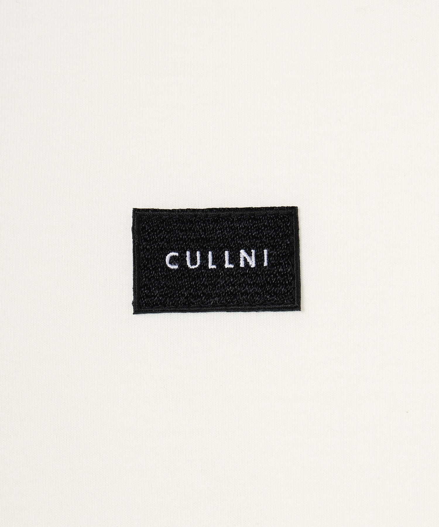 CULLNI Embroidery Patch Short Sleeve Pullover