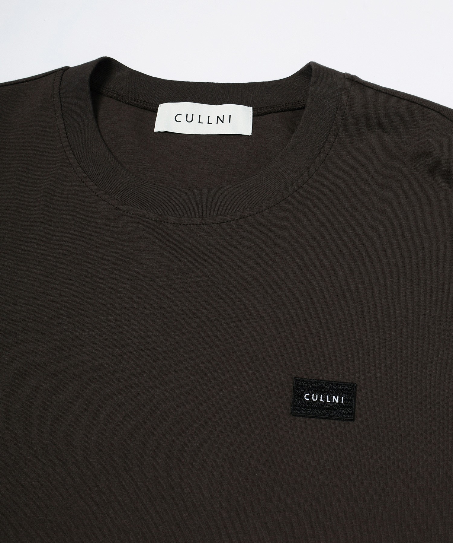 CULLNI Embroidery Patch Short Sleeve Pullover