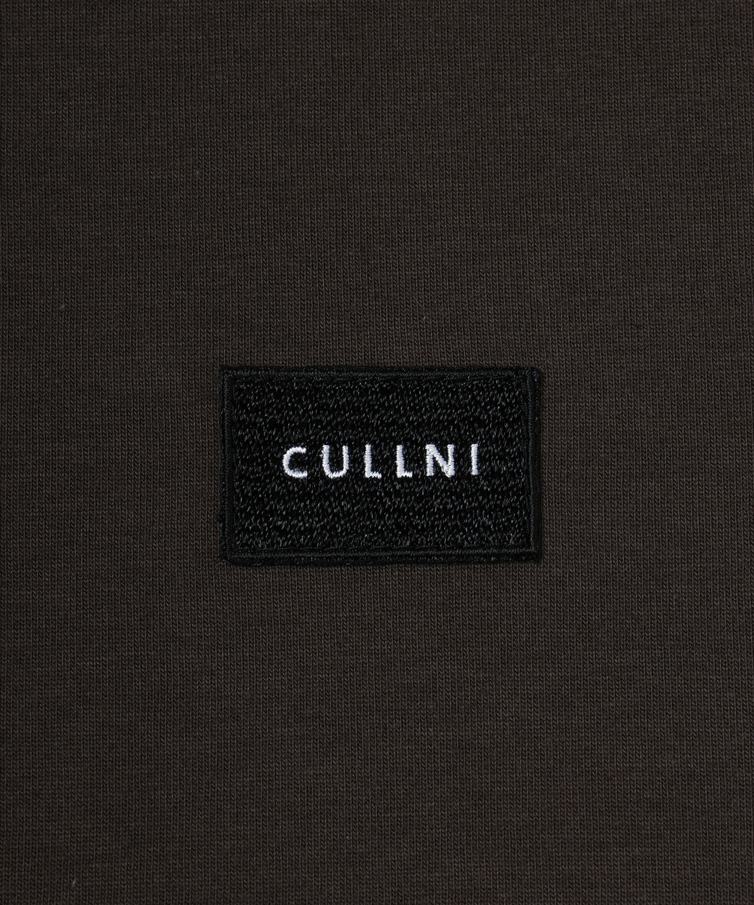 CULLNI Embroidery Patch Short Sleeve Pullover