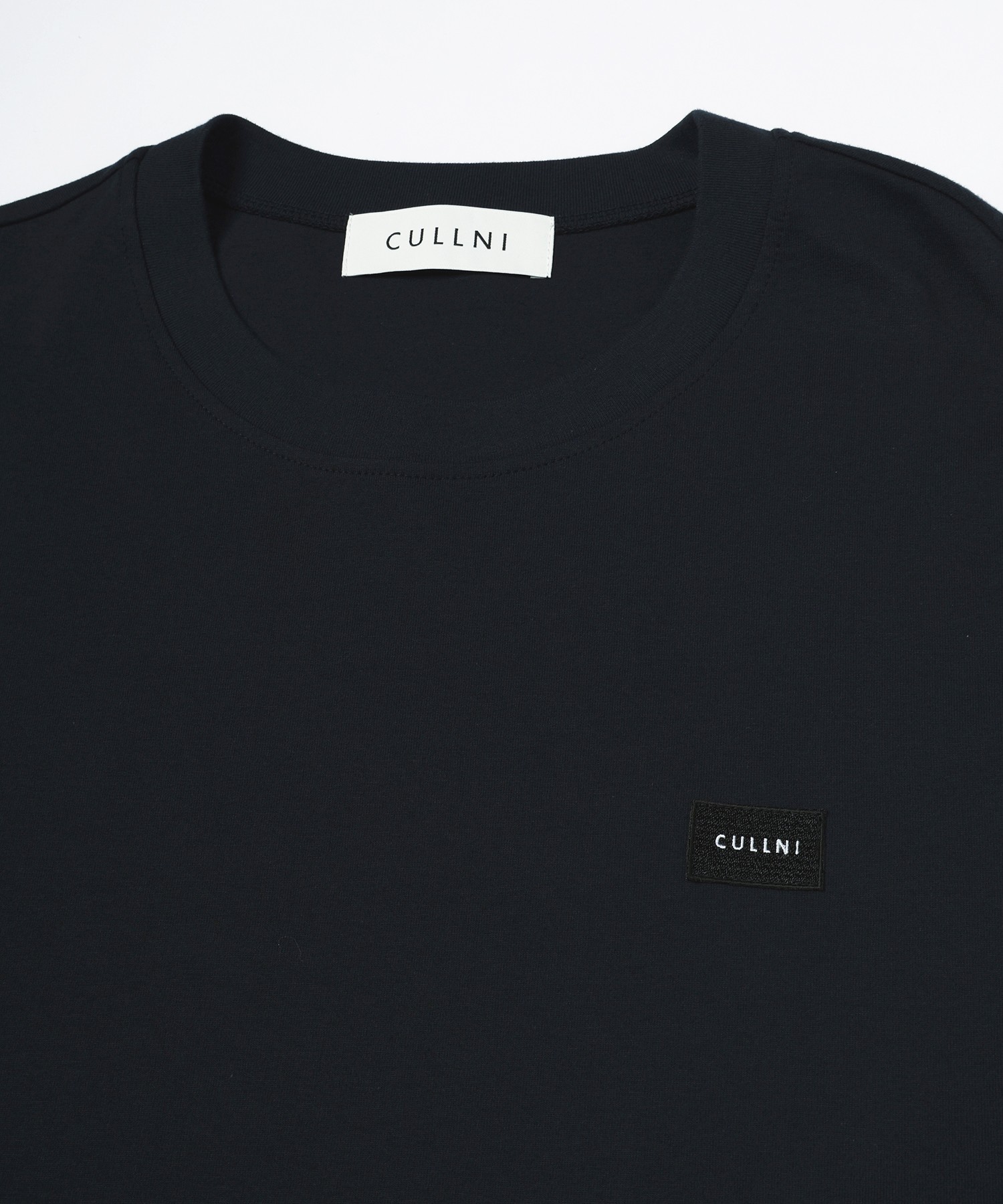 CULLNI Embroidery Patch Short Sleeve Pullover