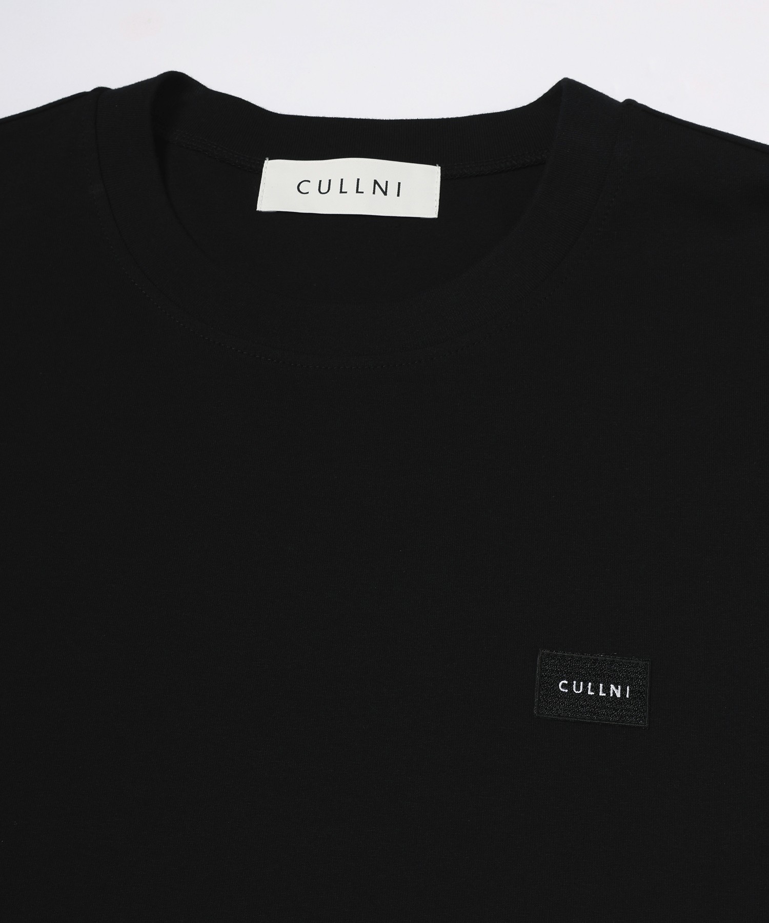 CULLNI Embroidery Patch Short Sleeve Pullover