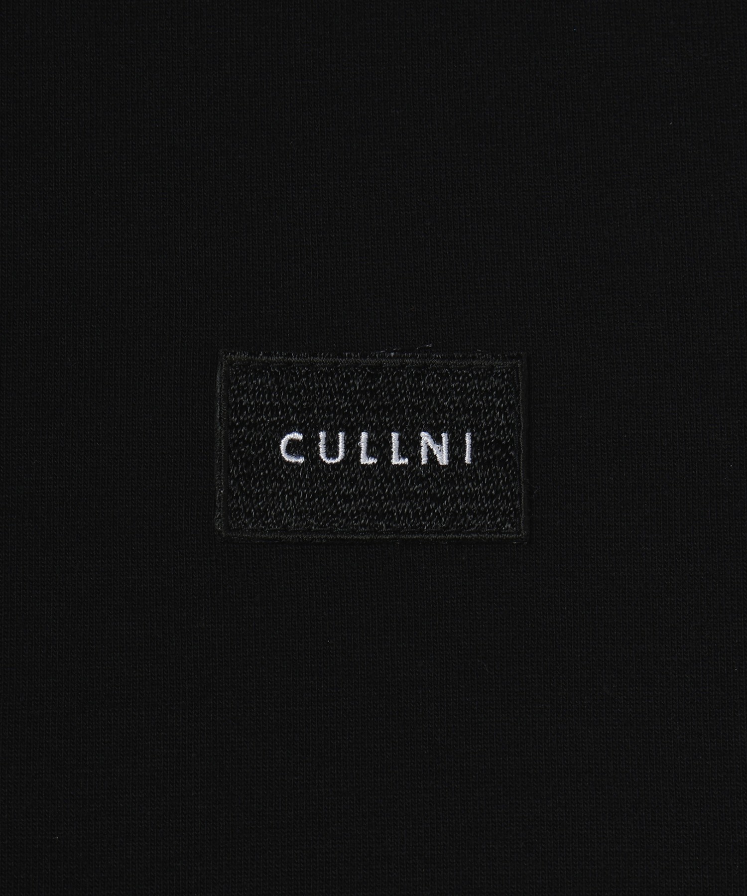 CULLNI Embroidery Patch Short Sleeve Pullover