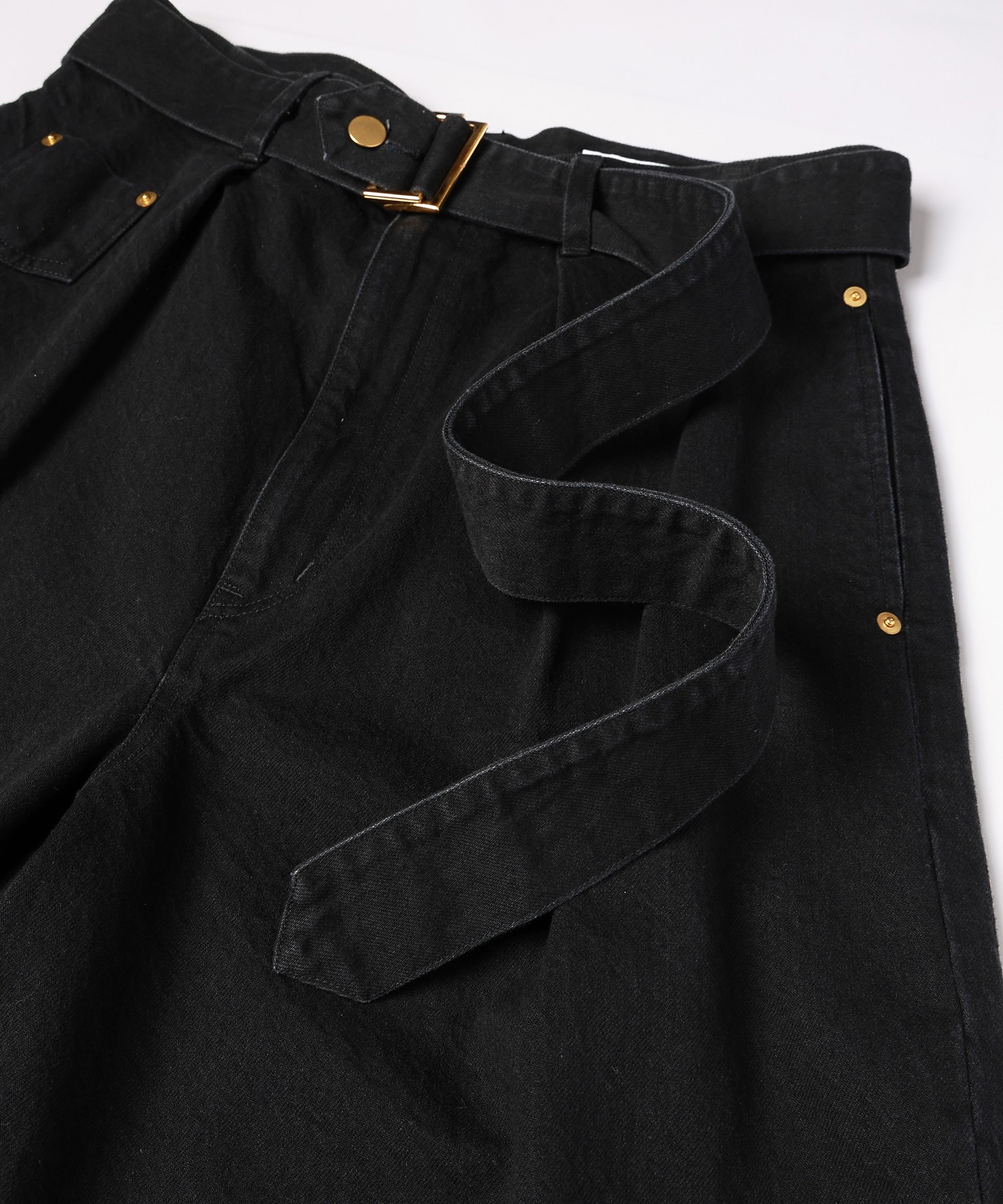 Barrel 1Tuck Wide Denim Pants with Long Belt