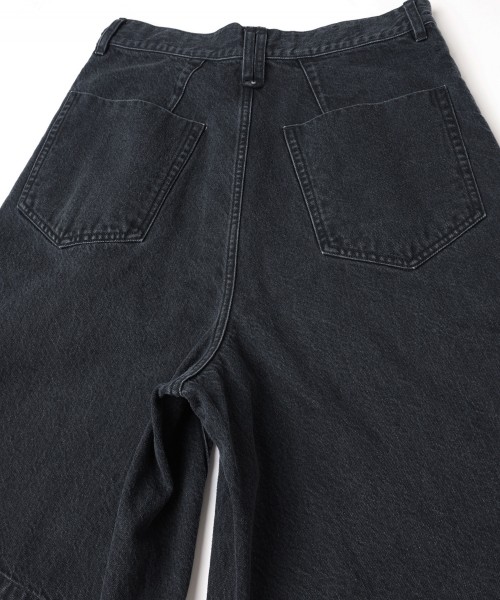 Asymmetrical Pocket Denim Half Pant