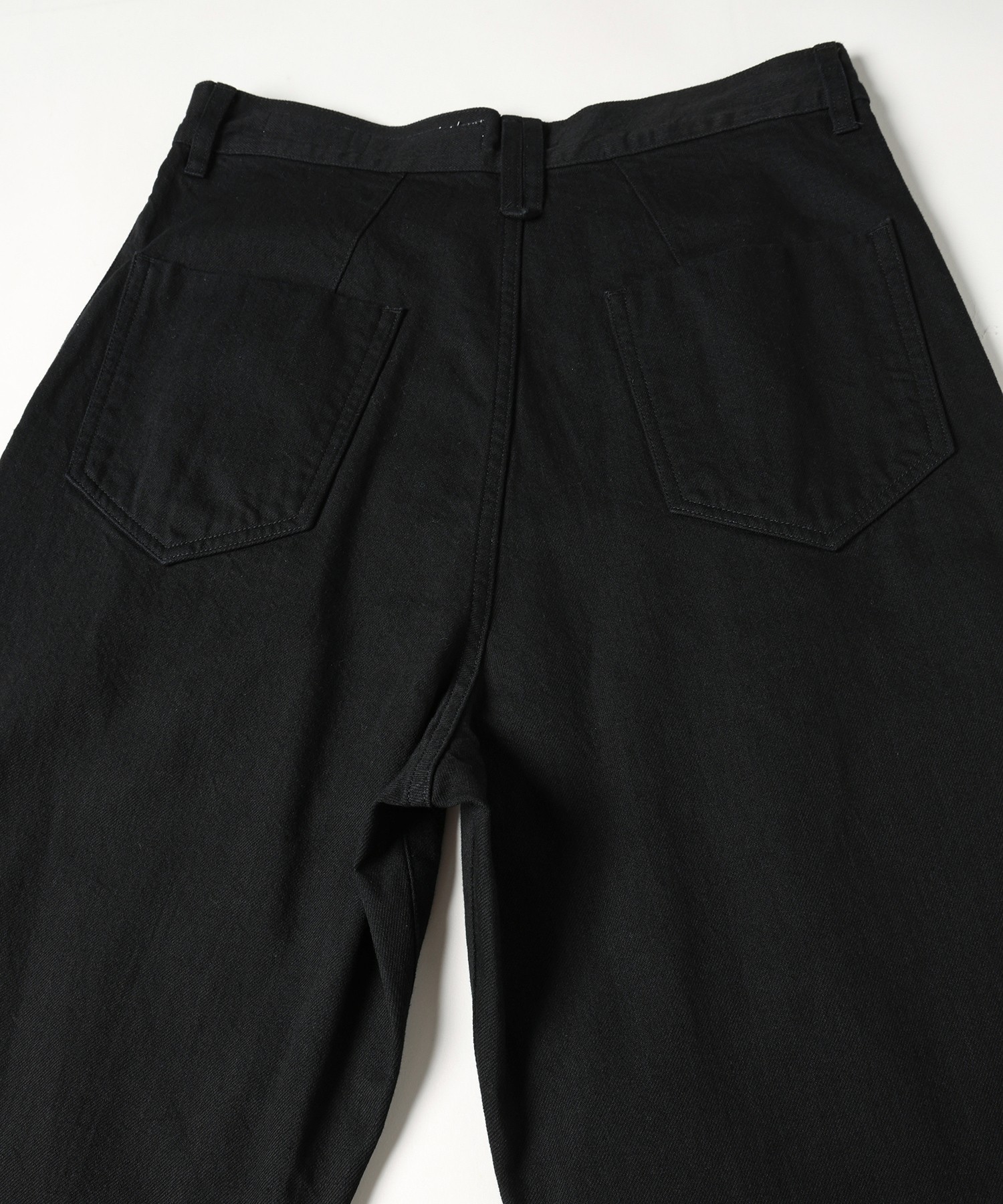1TUCK ASYMMETRY POCKET PANTS