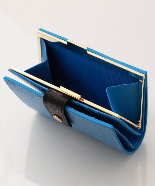 CULLNI ONLINE STORE / Leather wallet With A Clasp