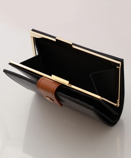 CULLNI ONLINE STORE / Leather wallet With A Clasp