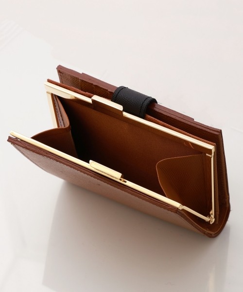 CULLNI ONLINE STORE / Leather wallet With A Clasp